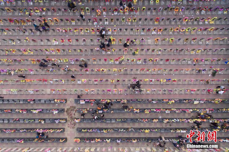 W?hrend des Qingming-Festes wird der Verstorbenen gedacht
