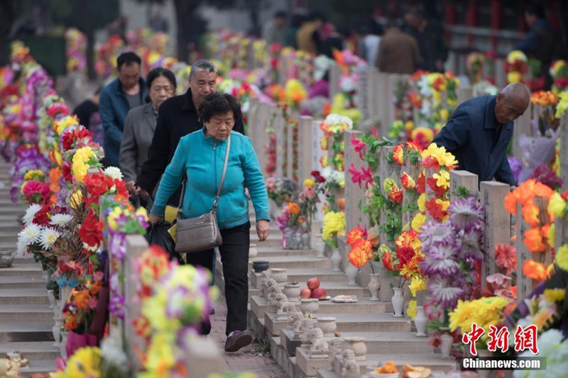 W?hrend des Qingming-Festes wird der Verstorbenen gedacht