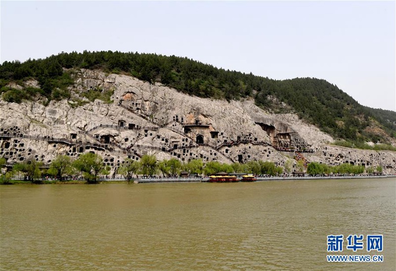 Longmen Grotten in Luoyang w?hrend der Touristensaison