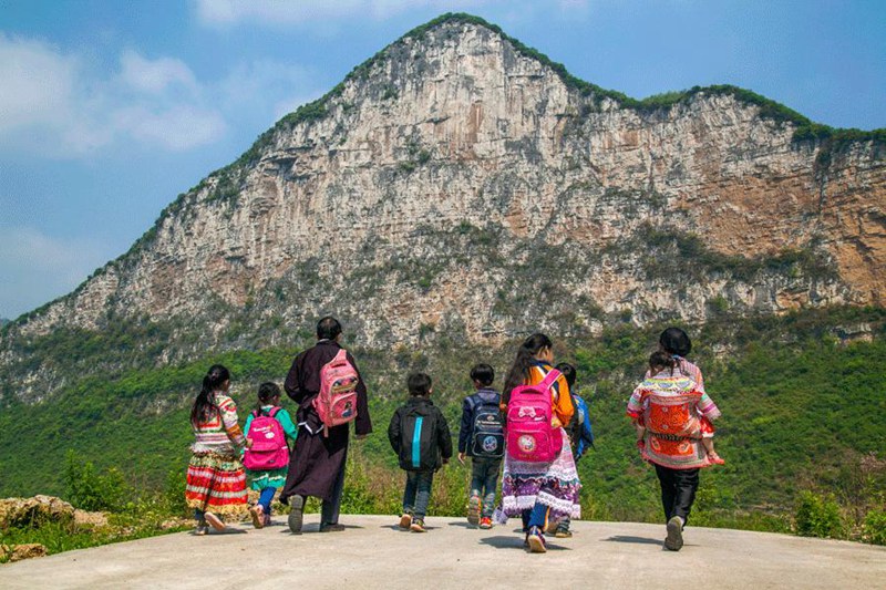Langer Weg zur Schule in Guizhou