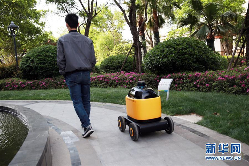 Unbemannter Lieferwagen in Pilotgemeinde von Nanjing eingesetzt