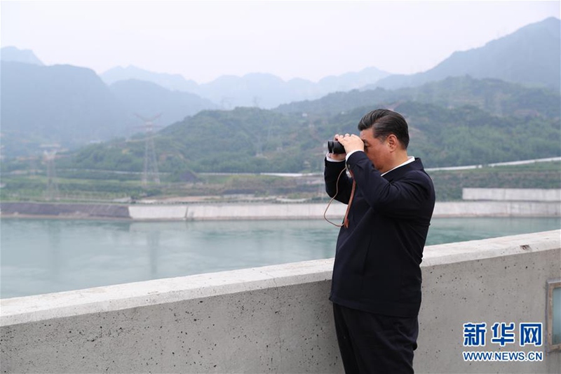 Xi Jinping besichtigte den Drei-Schluchten-Staudamm