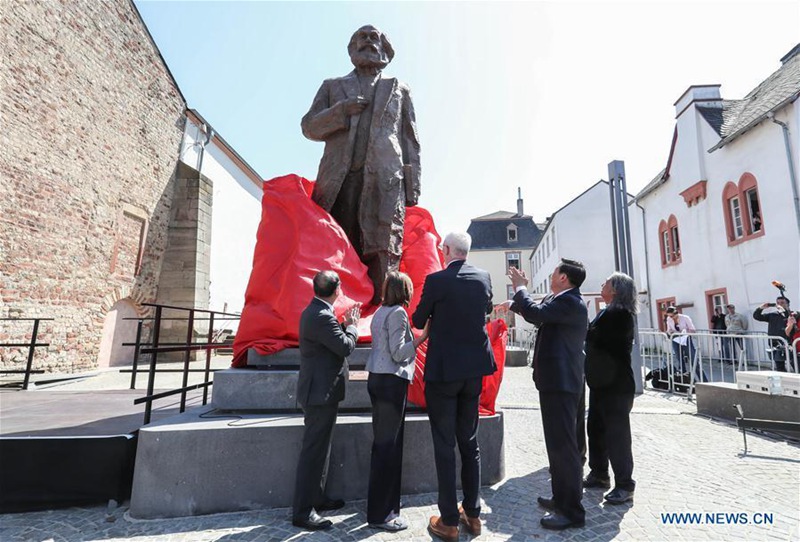 Marx-Statue in Trier enthüllt