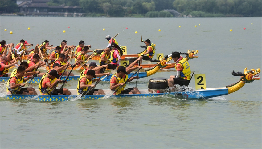 Drachenbootrennen in allen Teilen Chinas