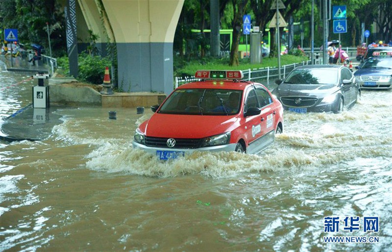 Südwestchina: überschwemmungen und Erdrutsche durch Regenschauer