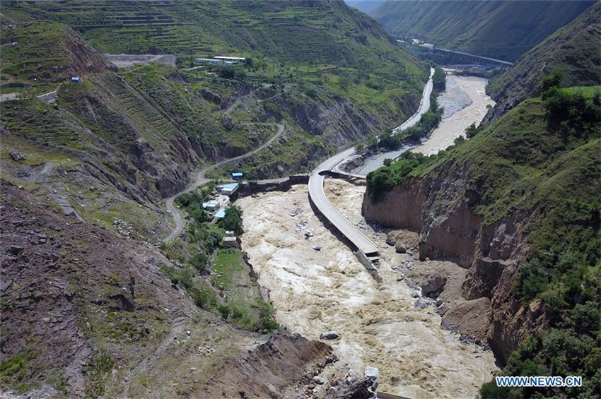 Rettungsarbeit nach dem Erdrutsch in Gansu l?uft an