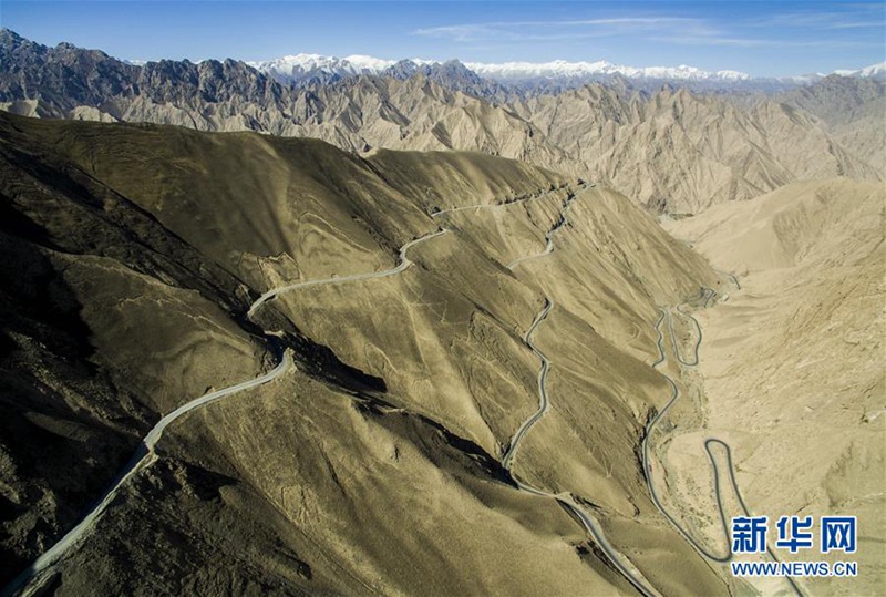 Stra?enbau in Xinjiang