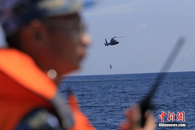 Chinesisches Schiff l?uft in den Hafen von Darwin ein