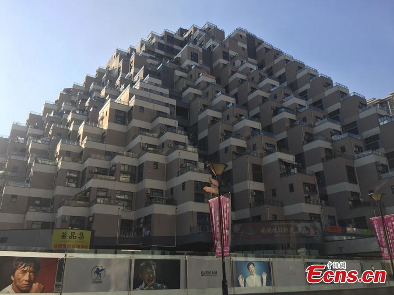 Pyramidenartige Geb?ude im Internet popul?r 