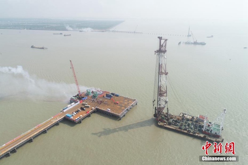 China baut weltweit gr??te Seebrücke