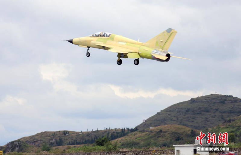 Neuer AVIC-Jet hat in Guizhou sein Debüt