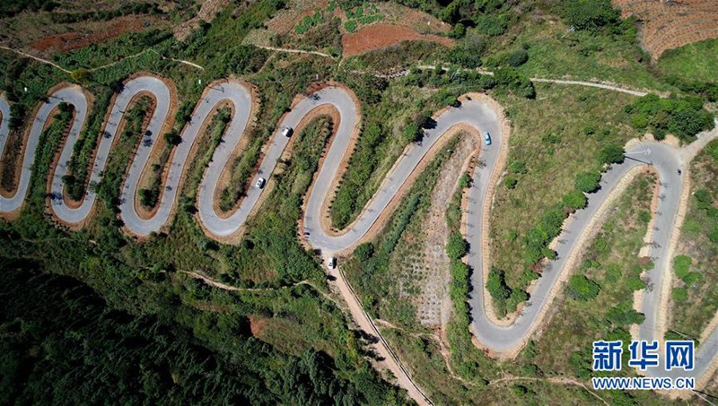"68- Kurven"-Landstra?e in Yunan, Südchina