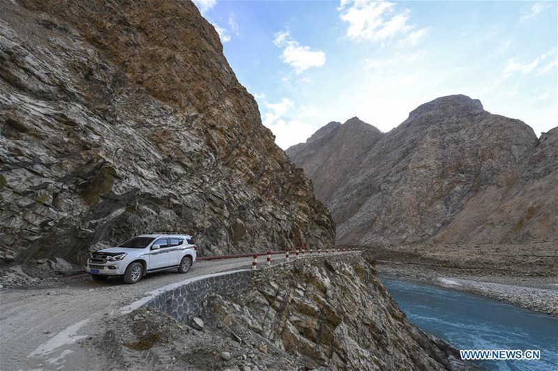 Infrastrukturbau verbessert die Verkehrslage von Datong Township in Xinjiang