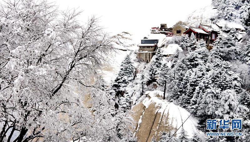 Schneelandschaft am westlichen heiligen Berg Huashan