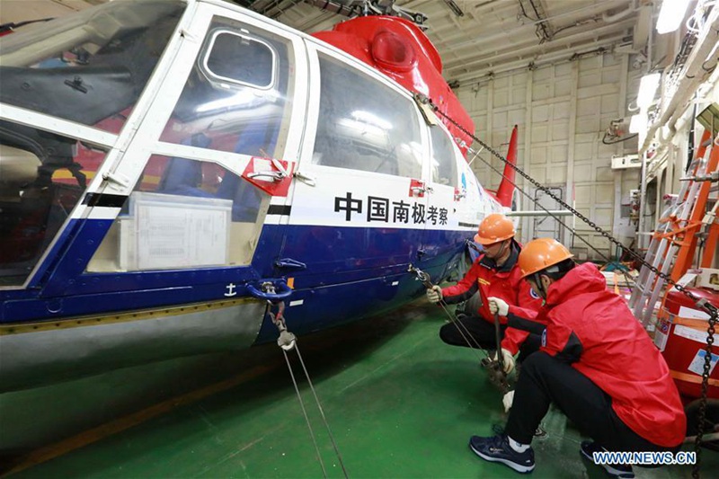 Forschungsschiff "Xuelong" auf dem Weg in die Antarktis