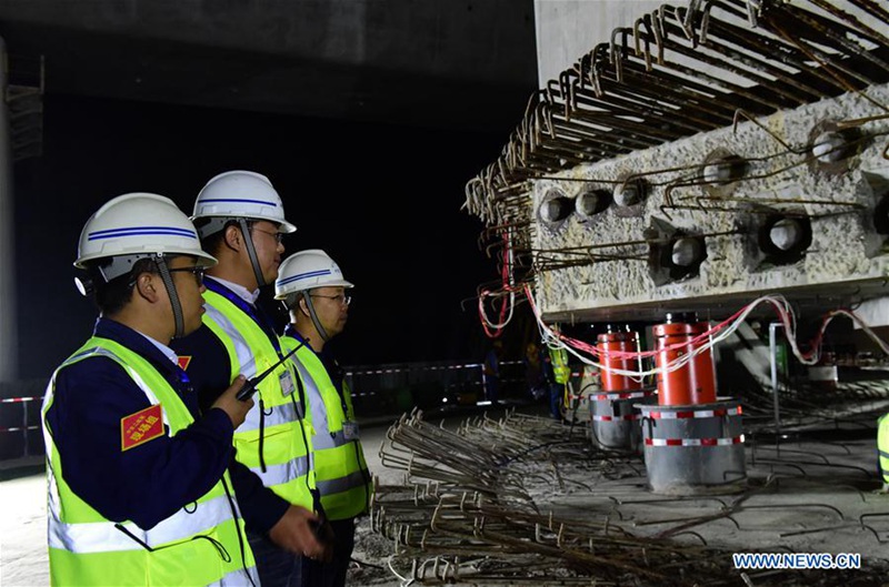 Drehkonstruktion an Xuzhou-Lanzhou-Eisenbahnbrücke abgeschlossen