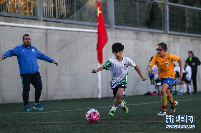 Sport CSKH verbindet junge chinesische Fu?ballspieler mit der spanischen Fu?ballkultur