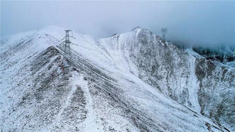 H?chste Stromleitungen der Welt in Tibet