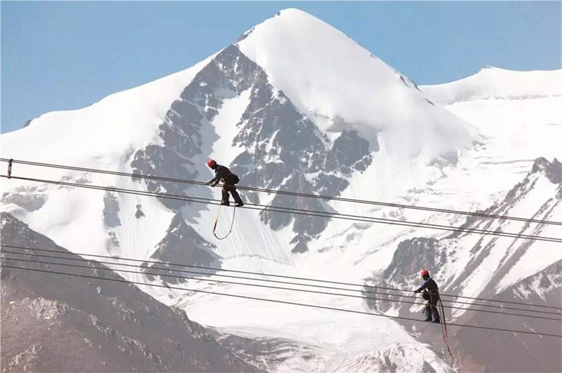 H?chste Stromleitungen der Welt in Tibet