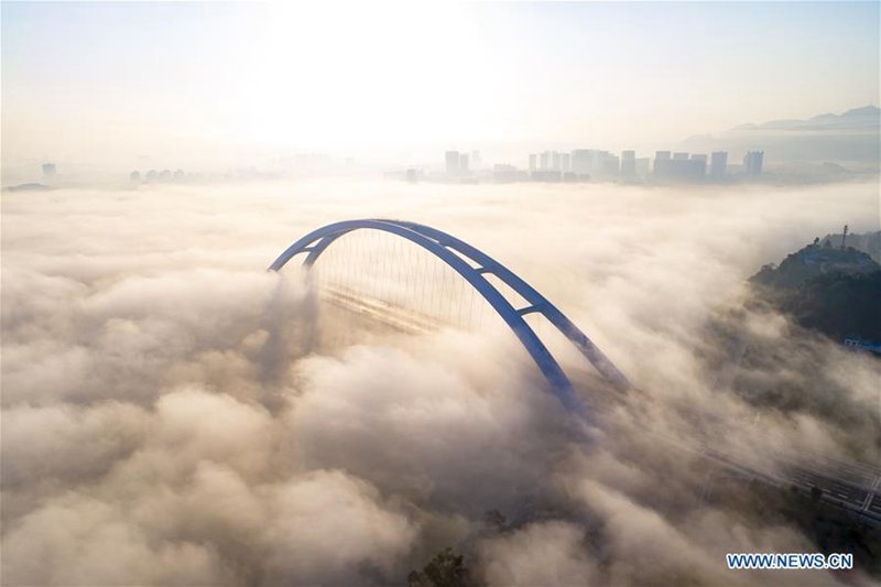 Luftaufnahme der Guantang-Brücke in Liuzhou, Guangxi