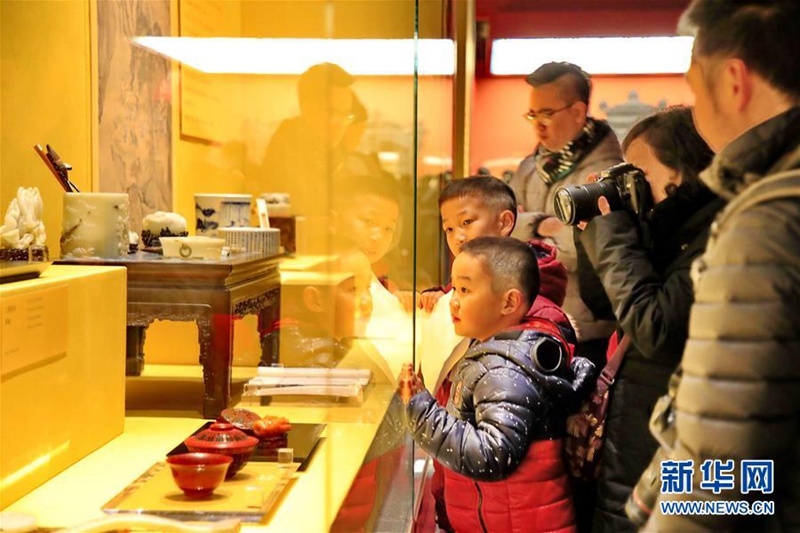 Chinesen k?nnen Frühlingsfest im Palastmuseum genie?en