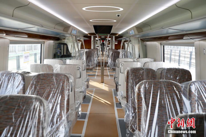 Autonome Stadtbahn verbindet Daxing-Flughafen mit dem Beijinger Stadtzentrum
