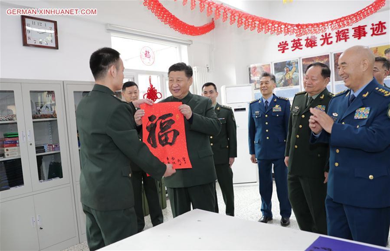 Xi übermittelt Soldaten festliche Grü?e