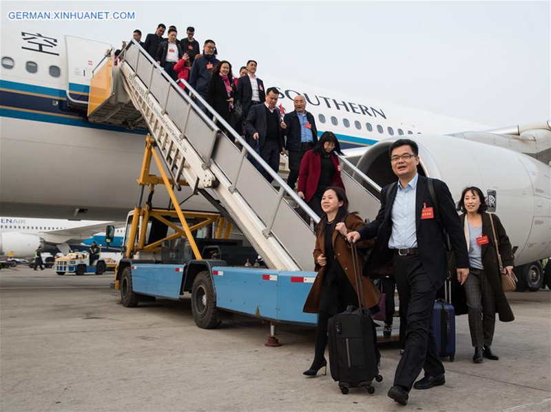 Abgeordnete des 13. NVK aus ganz China treffen in Beijing ein