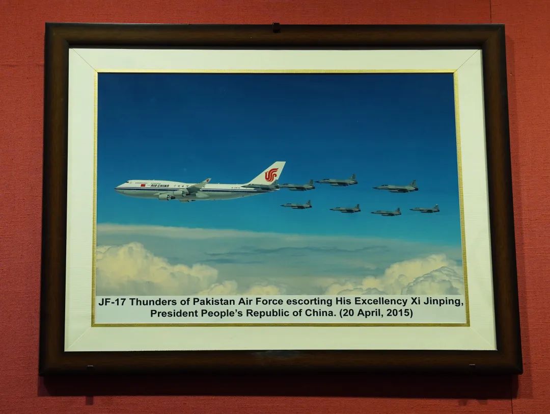 Acht Kampfjets eskortieren Regierungsflieger: Ein eiserner Beweis der chinesisch-pakistanischen Freundschaft