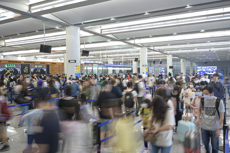 Hongkong-Zhuhai-Macao-Brücke z?hlt über zehn Millionen Passagierfahrten