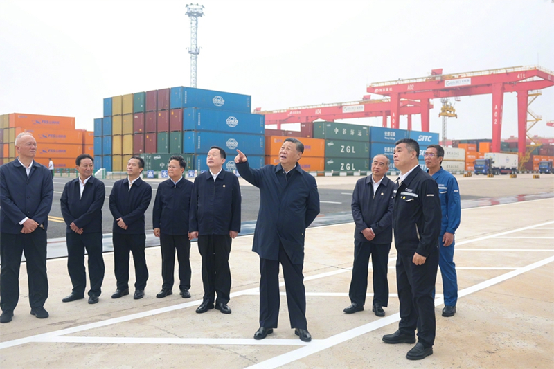 Xi Jinping inspiziert Rizhao
