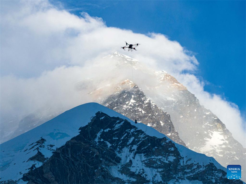 DJI macht weltweit ersten Drohnentest auf Mount Qomolangma