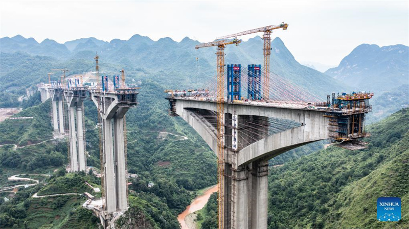 Liuzhi-Brücke auf Schnellstra?e im Südwesten Chinas im Bau
