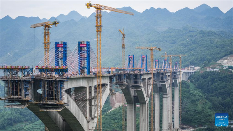 Liuzhi-Brücke auf Schnellstra?e im Südwesten Chinas im Bau