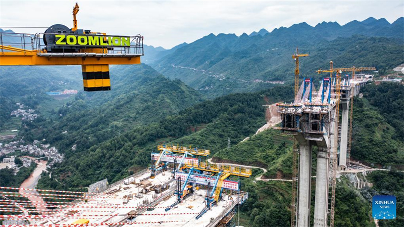 Liuzhi-Brücke auf Schnellstra?e im Südwesten Chinas im Bau