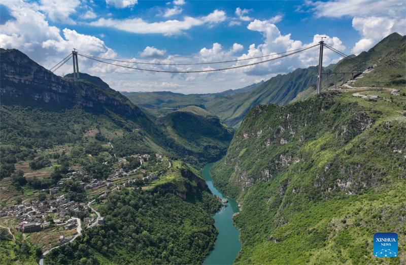 Huajiang-Grand-Canyon-Brücke soll h?chste Brücke der Welt werden