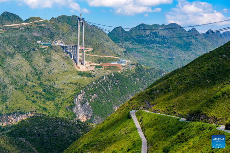 Huajiang-Grand-Canyon-Brücke soll h?chste Brücke der Welt werden
