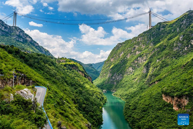 Huajiang-Grand-Canyon-Brücke soll h?chste Brücke der Welt werden