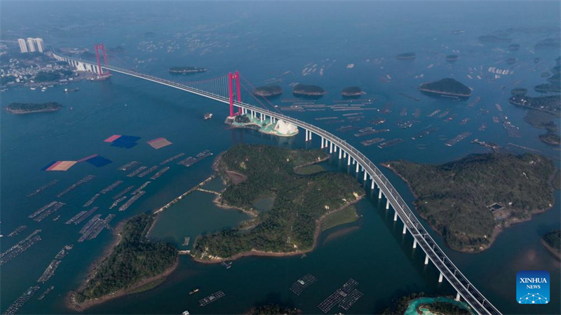 L?ngste Meeresbrücke in Guangxi für Verkehr freigegeben