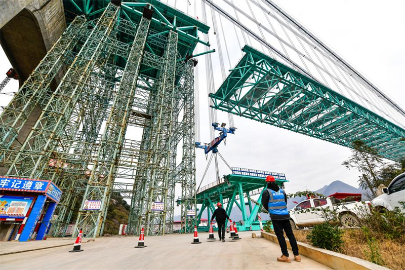 Huajiang-Grand-Canyon-Brücke im Südwesten Chinas bereit zur Schlie?ung