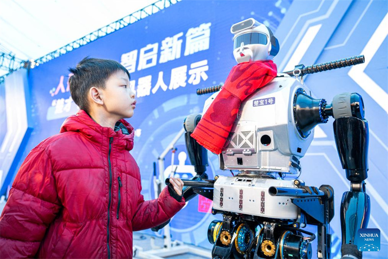 China pr?sentiert humanoide Roboter der ?Chucai“-Serie