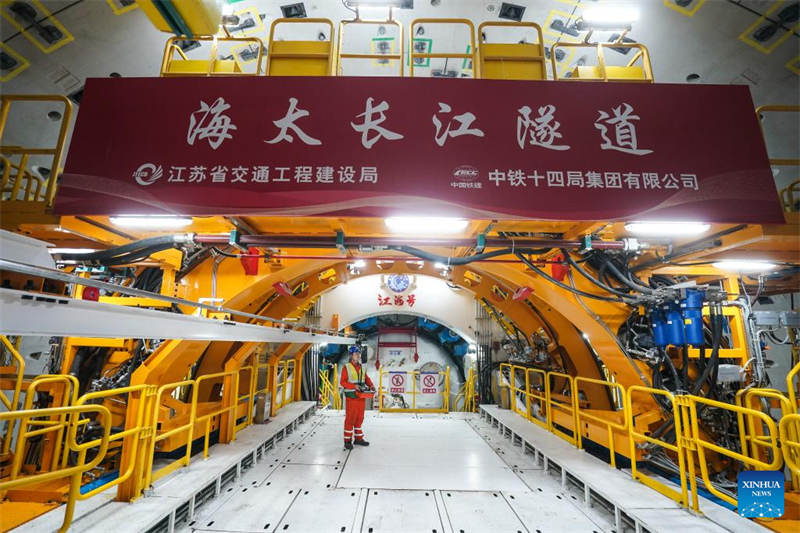 China pr?sentiert riesige Tunnelbohrmaschine für Jangtse-Projekt