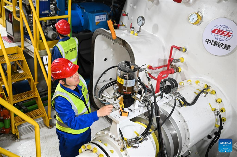 China pr?sentiert riesige Tunnelbohrmaschine für Jangtse-Projekt
