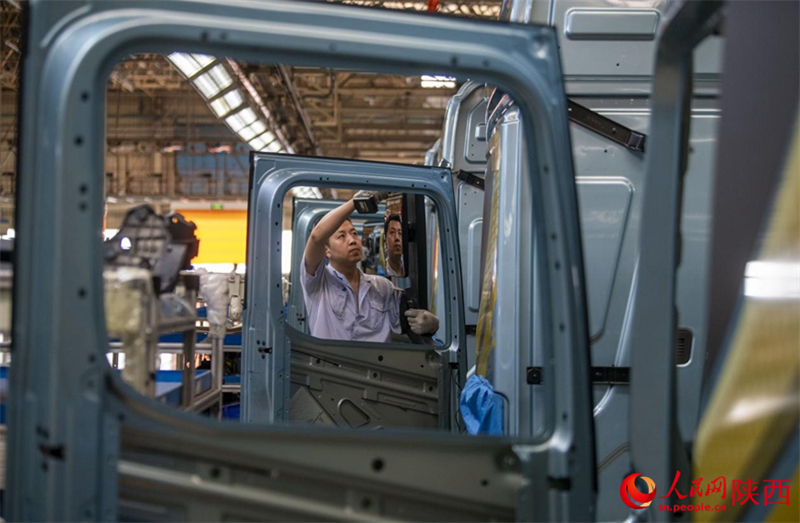 Intelligente Produktion von schweren Lkw in der Fabrik von Shaanxi Automobile