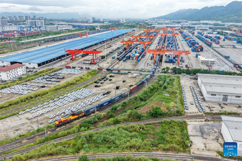 China-Europa-Güterzugdienst operiert über 3.400 Fahrten aus Südwestchina