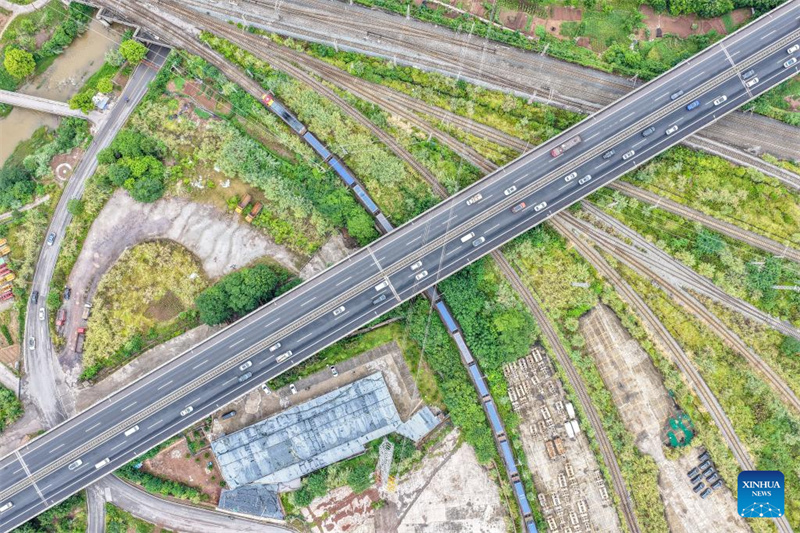 China-Europa-Güterzugdienst operiert über 3.400 Fahrten aus Südwestchina