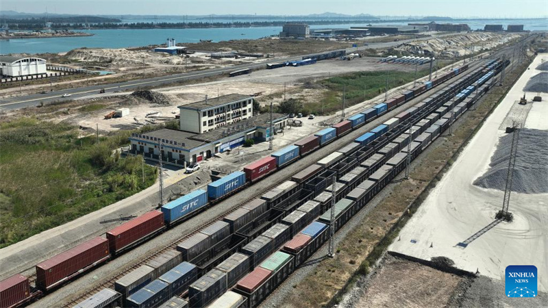 Chinesischer Land-See-Handelskorridor operiert über 5 Millionen TEU