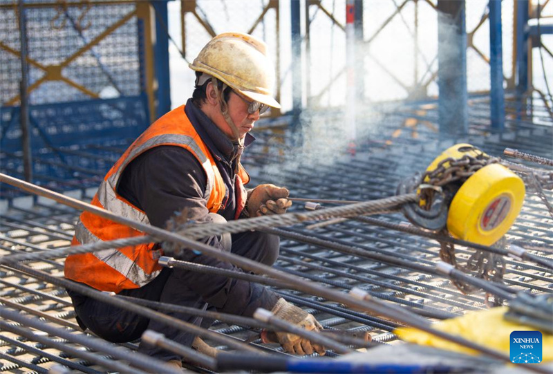 Bau der gro?en Renhe-Brücke entlang der Hochgeschwindigkeitsbahn Xi'an-Chongqing im Südwesten Chinas schreitet voran