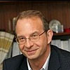 Allan Gabor über Verantwortung und Lokalisierung von Merck Serono in ChinaIm Interview mit People’s Daily Online spricht der China-Chef des deutschen Pharmaunternehmens über Verantwortung und Lokalisierung.