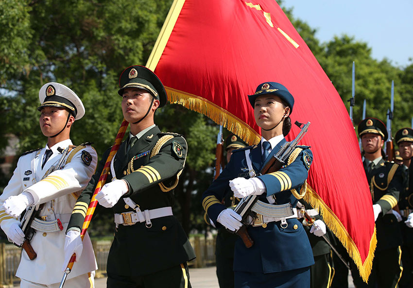 Chinas Ehrenwache wird weiblich